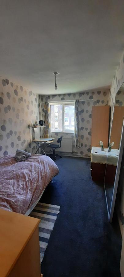 Double Bedroom In Liverpool Exterior photo